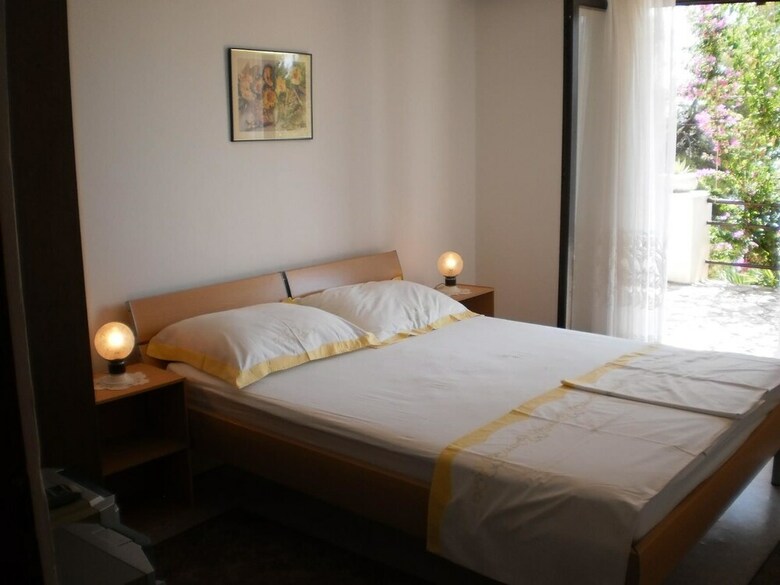 Apartment Ru?a Zavala / Two Bedroom