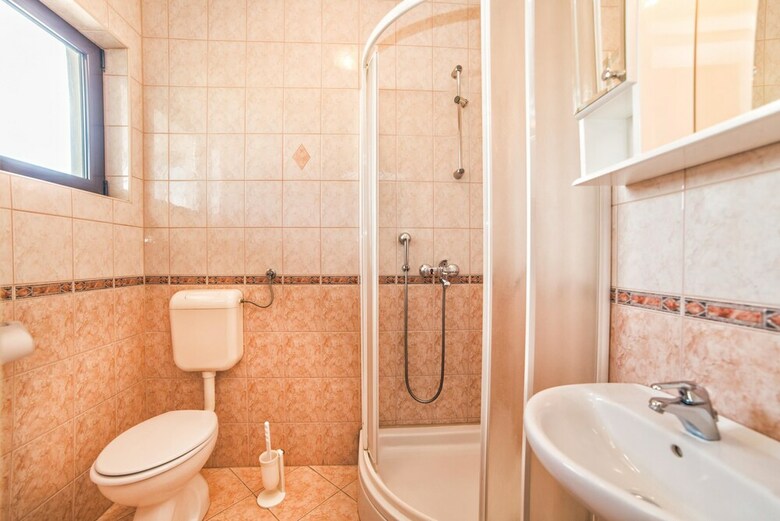 Apartments Davor / Four Bedroom Elena