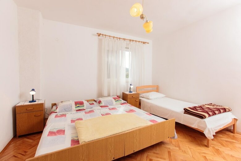 Apartments Marija Vinisce