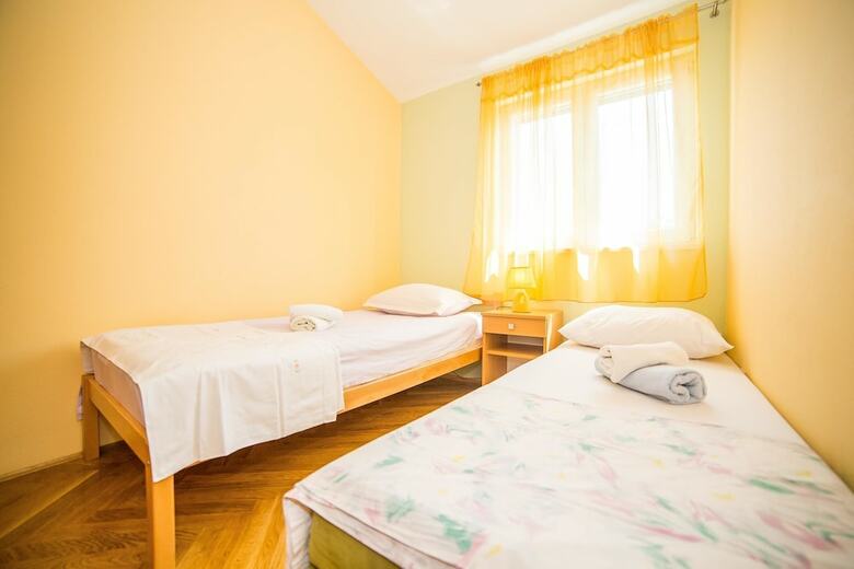 Apartments Ivo Kastel L / Three Bedrooms