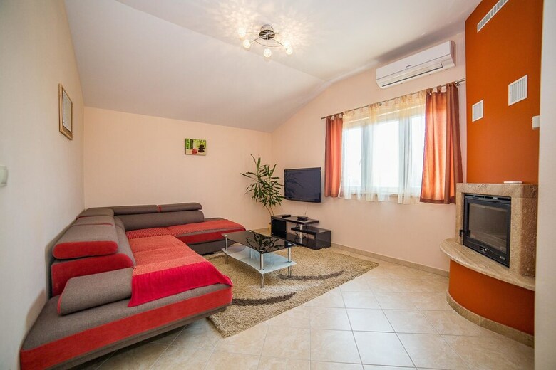 Apartments Ivo Kastel L / Three Bedrooms