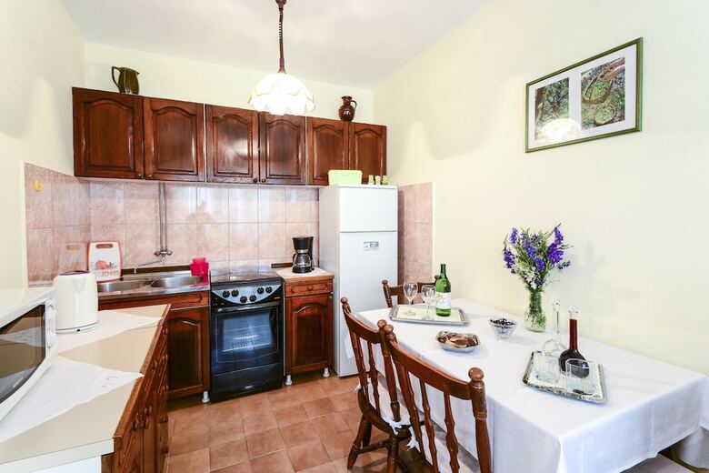 Apartments Jadranka / Polinovac One Bedroom A1