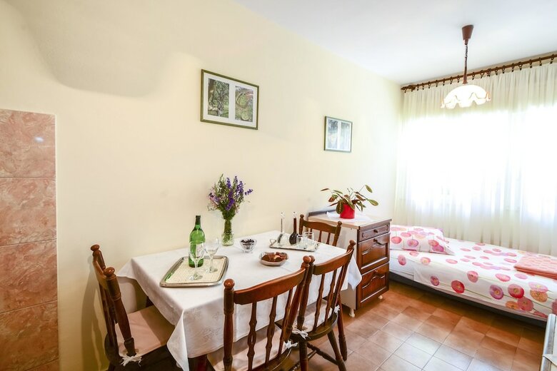 Apartments Jadranka / Polinovac One Bedroom A1