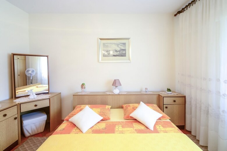 Apartments Jadranka / Polinovac One Bedroom A1