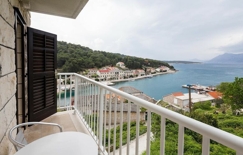 Apartments Marija Brac