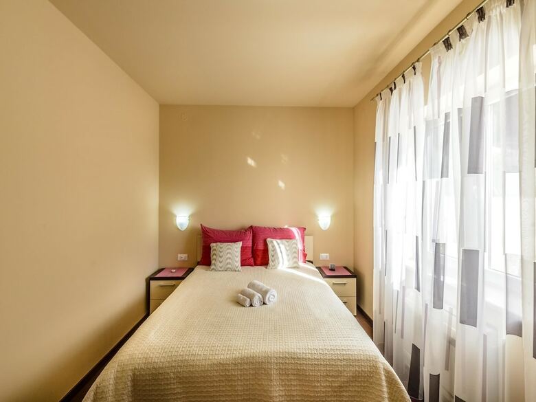 Villa Pave / Six Bedrooms H1