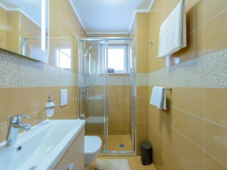 Villa Pave / Six Bedrooms H1