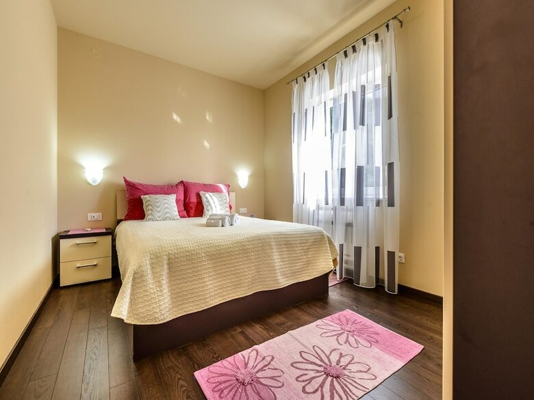 Villa Pave / Six Bedrooms H1
