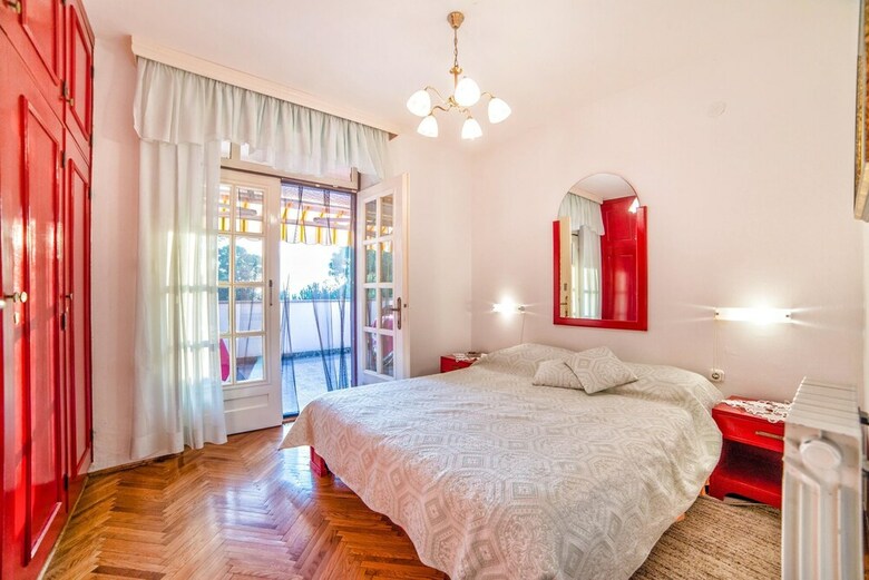Apartamentos Holiday House Nada