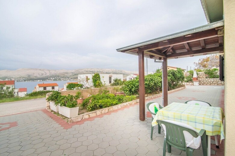 Apartments Valenti? 1304 Pag
