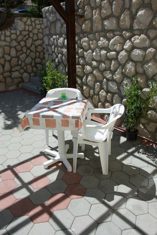 Apartments Valenti? 1304 Pag