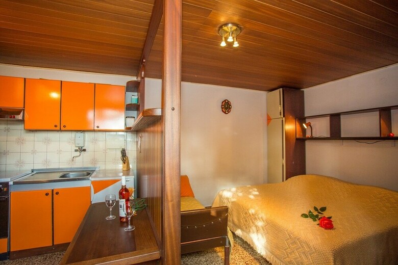 Apartments And Rooms Anita