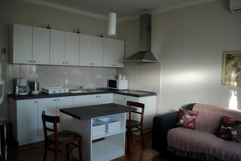 Apartments Debeli?
