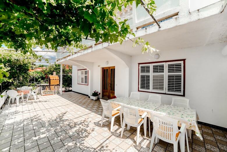Apartments Jasko / Three Bedroom Jasko 1