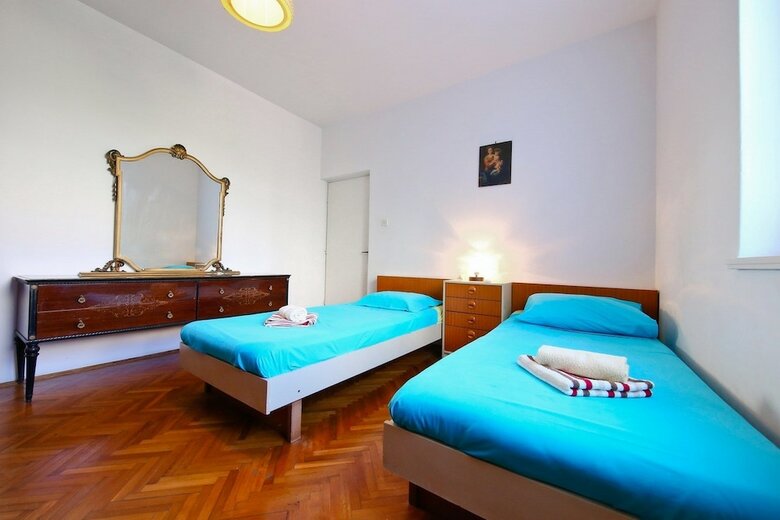 Apartment Markulin / Four Bedrooms A1