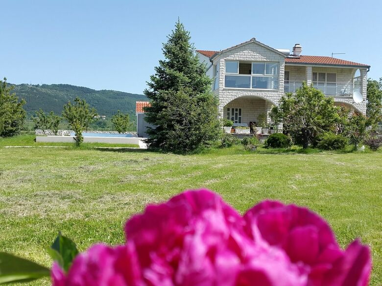 Apartamentos Villa Almas Neoric