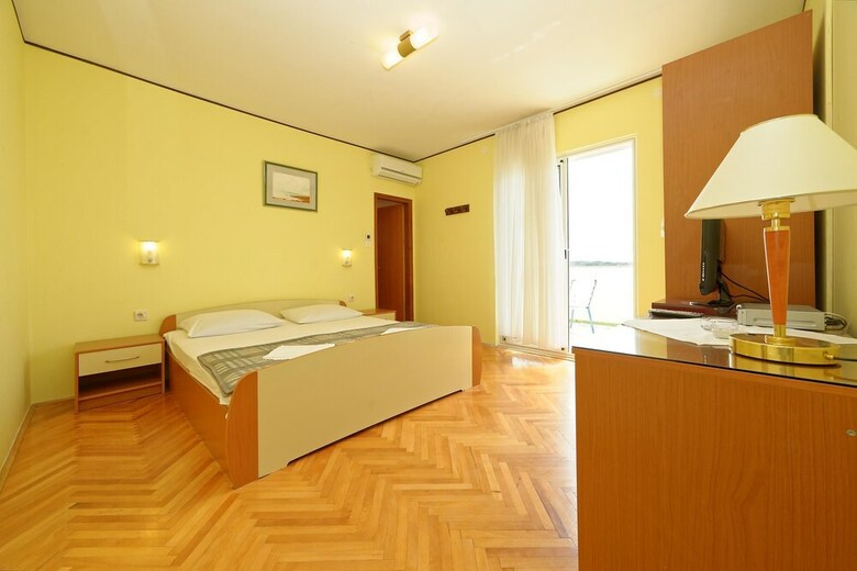 Apartments & Rooms Lanca