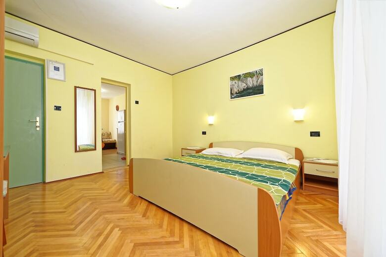 Apartments & Rooms Lanca