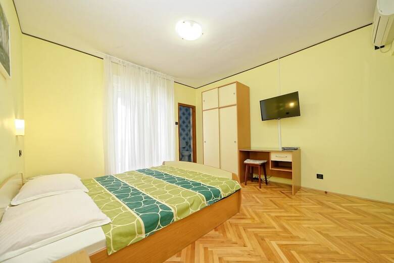 Apartments & Rooms Lanca