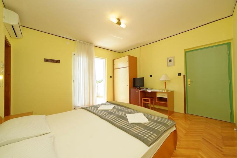 Apartments & Rooms Lanca