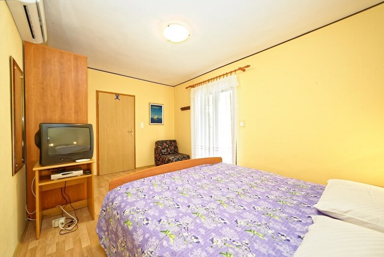 Apartments & Rooms Lanca
