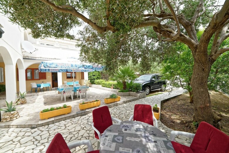 Apartments & Rooms Lanca