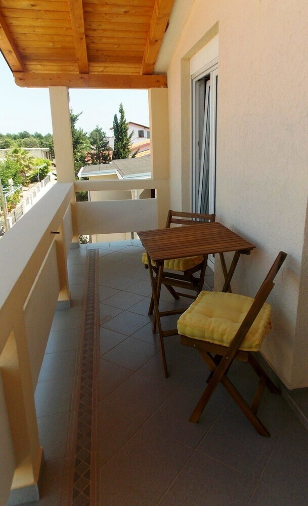 Aparthotel Apartments Lali?