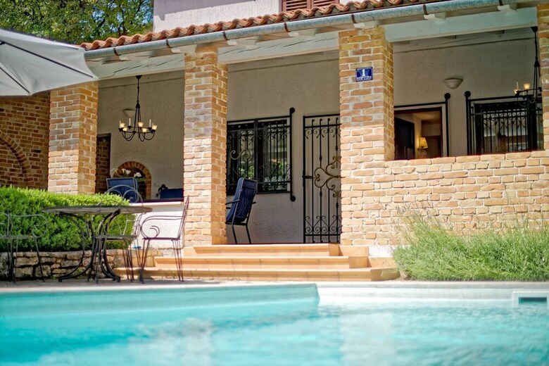 Vila Ra Borik