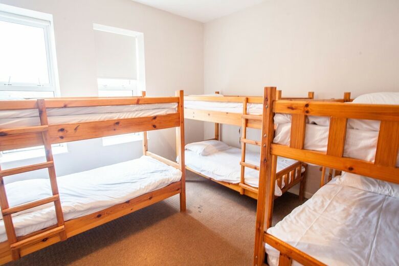 Hostal Turfnsurf Lodge And Surf School