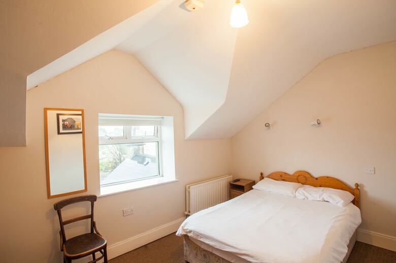 Hostal Turfnsurf Lodge And Surf School
