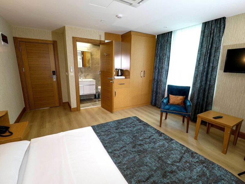 Hotel Grand Elmira Suites