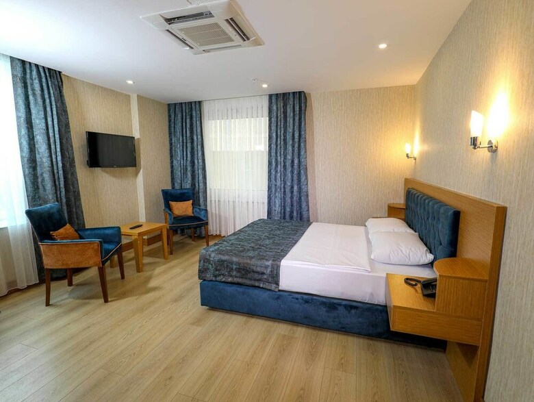 Hotel Grand Elmira Suites