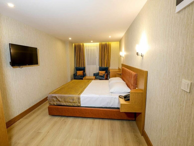 Hotel Grand Elmira Suites