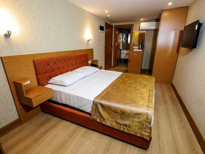 Hotel Grand Elmira Suites