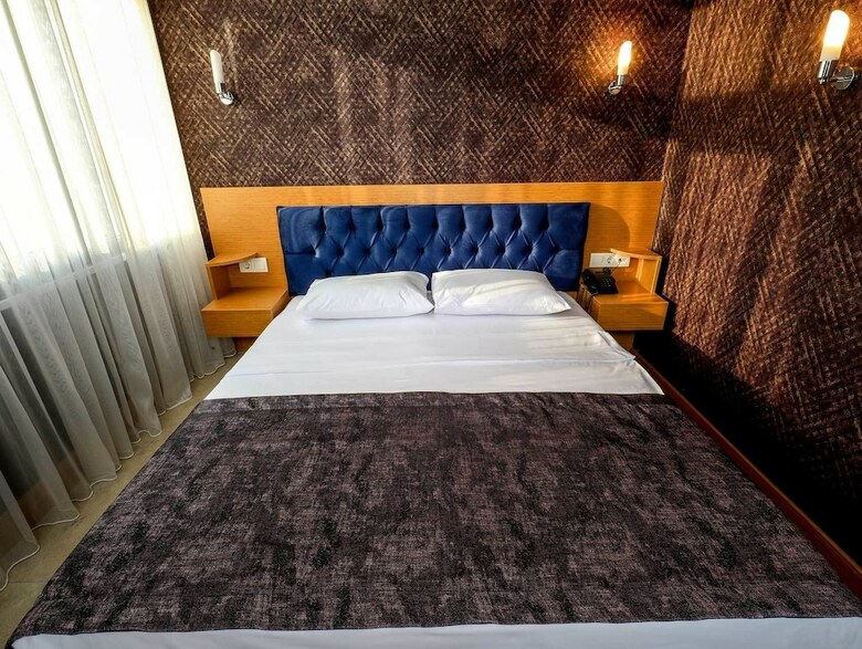 Hotel Grand Elmira Suites