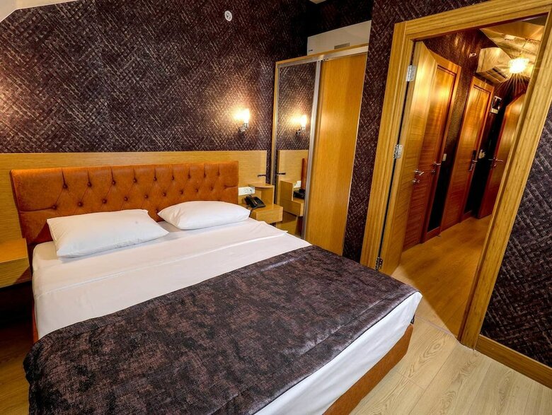 Hotel Grand Elmira Suites