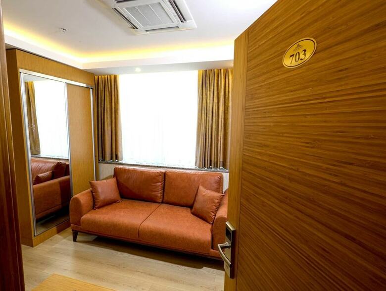 Hotel Grand Elmira Suites