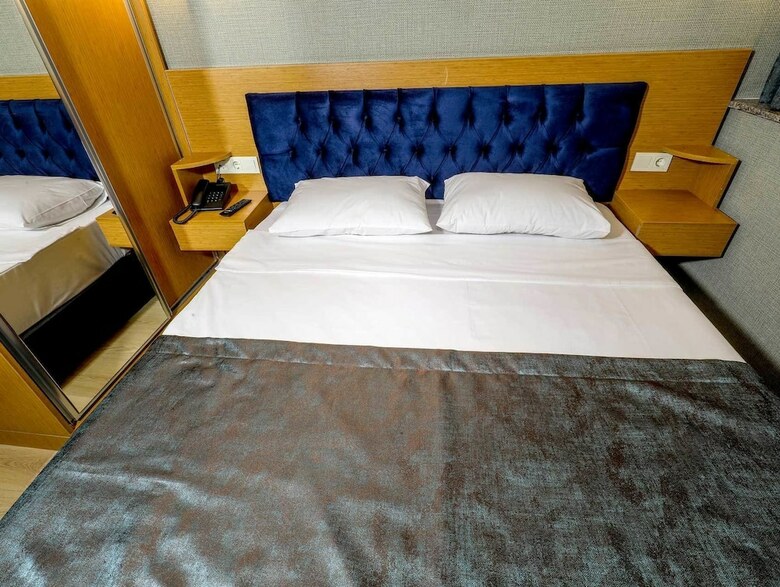 Hotel Grand Elmira Suites
