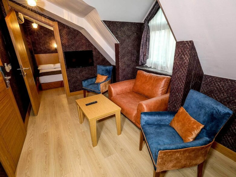Hotel Grand Elmira Suites