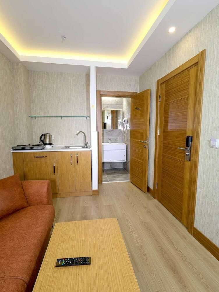 Hotel Grand Elmira Suites