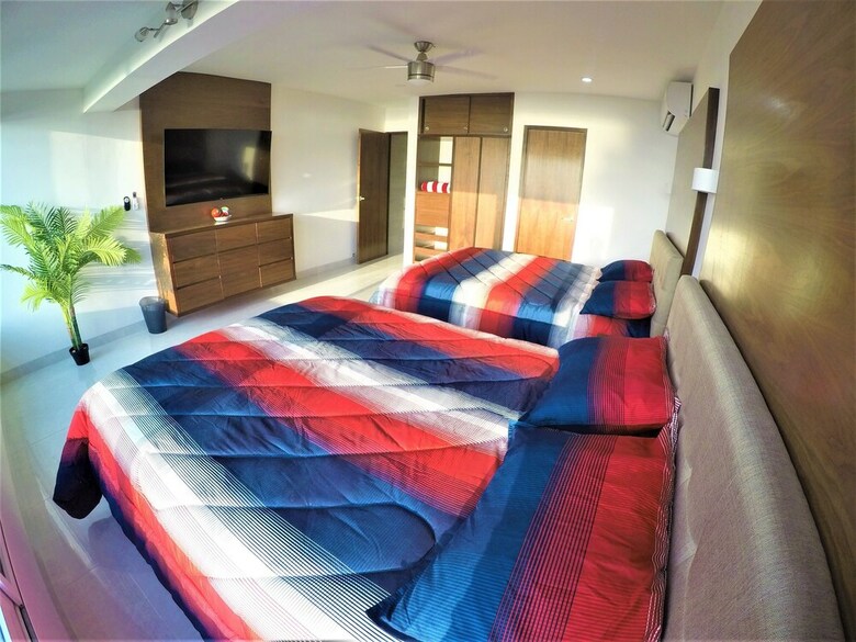 Apartamentos Beachfront Penthouses At Brisas By The Spot