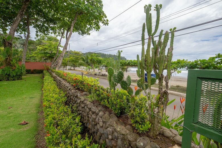 Luxury Beachfront Mar Arena 2