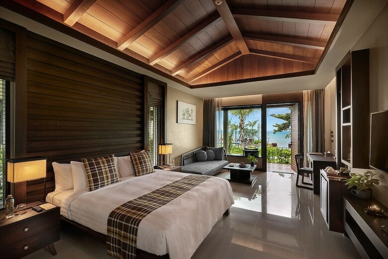 Hotel Khanom Beach Resort & Spa