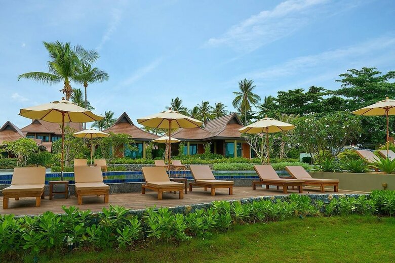 Hotel Khanom Beach Resort & Spa