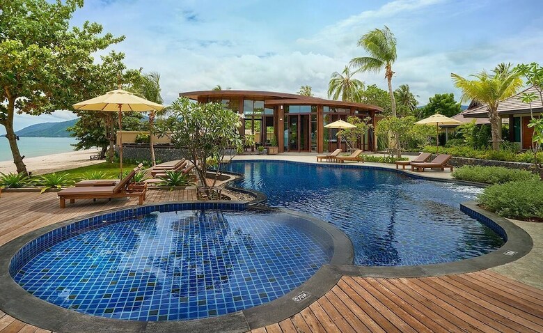 Hotel Khanom Beach Resort & Spa