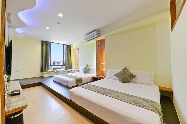 Hotel Oceanic Pearl Resort