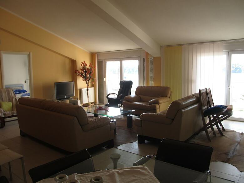 Apartment Flach