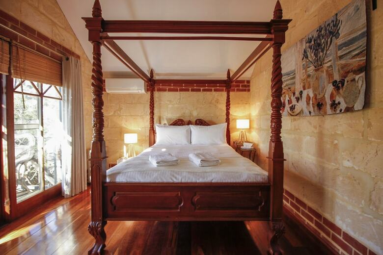 Country Cottage In Perth