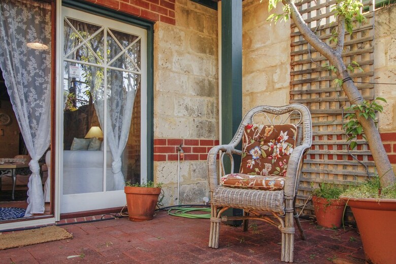 Country Cottage In Perth