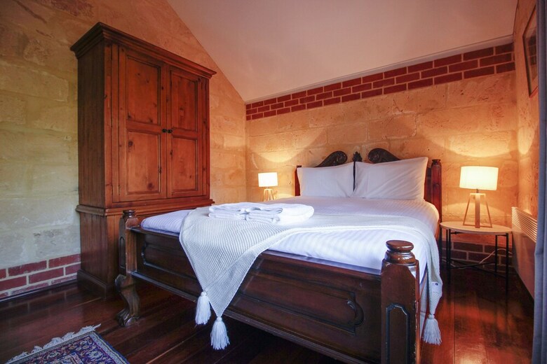 Country Cottage In Perth